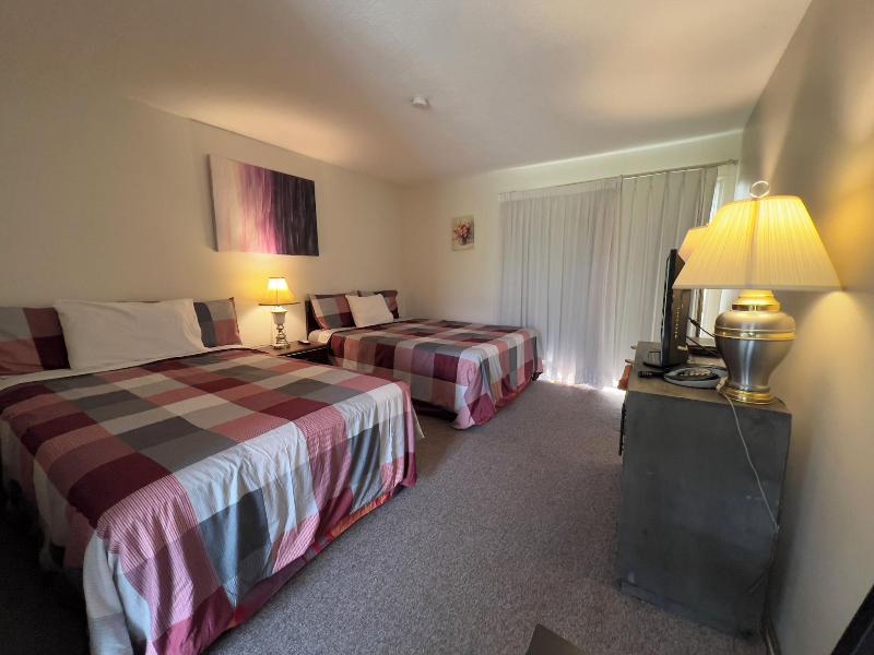 Monashee Motel image