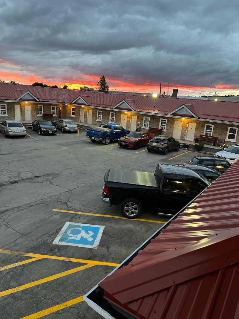 Tulip Motel — general view