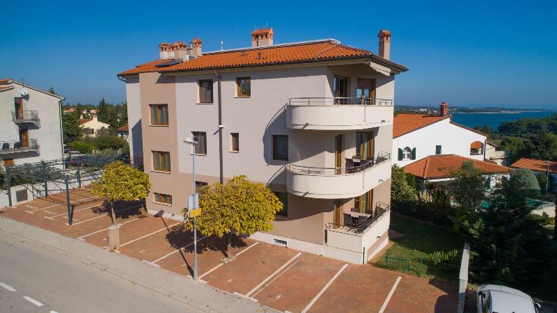 Villa Oliva image