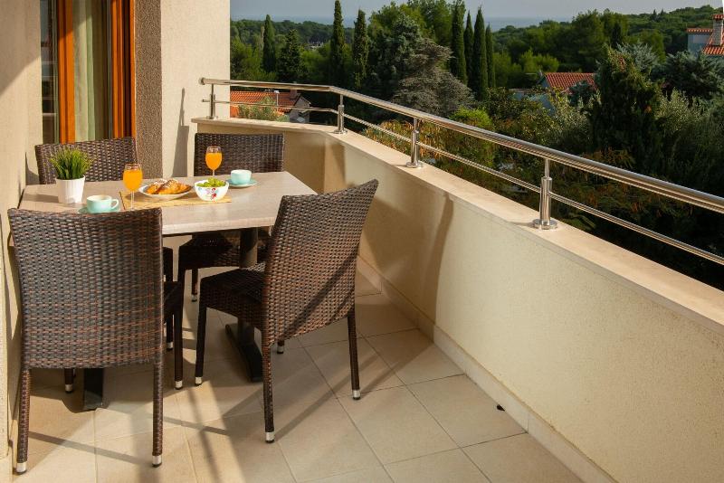Villa Oliva image
