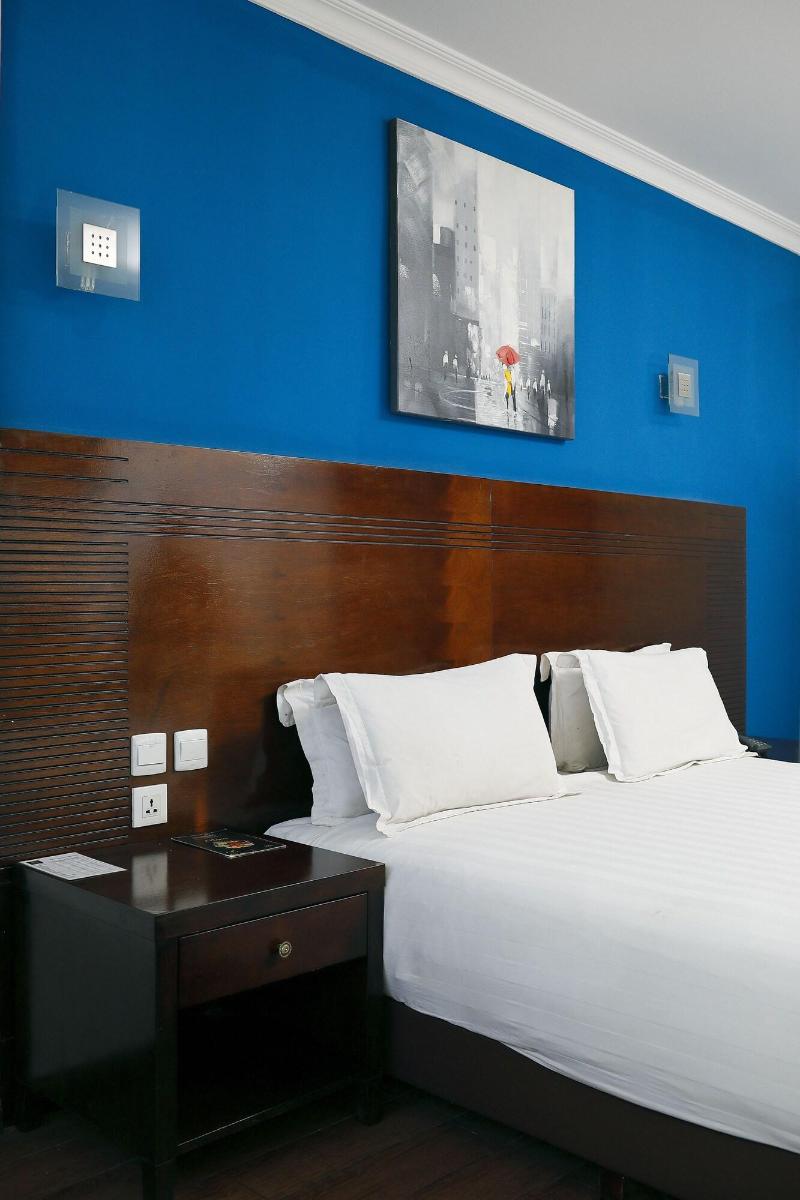 Central Hotel Tana image