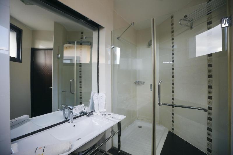 Central Hotel Tana image