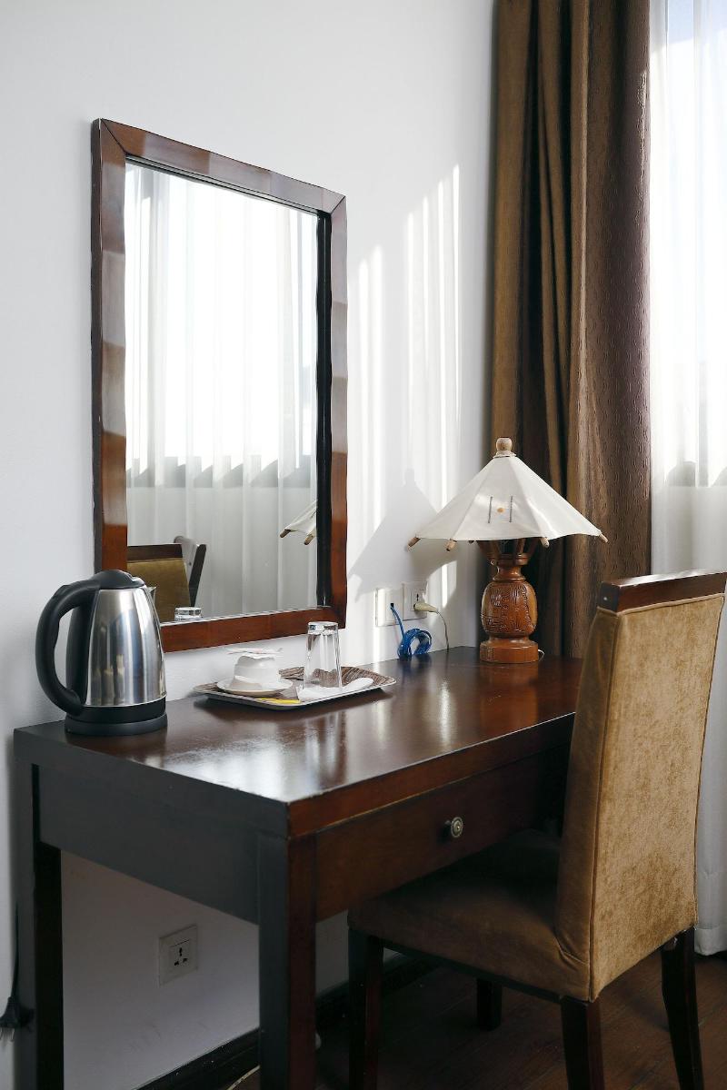 Central Hotel Tana image
