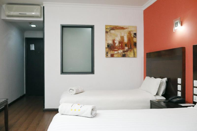 Central Hotel Tana image