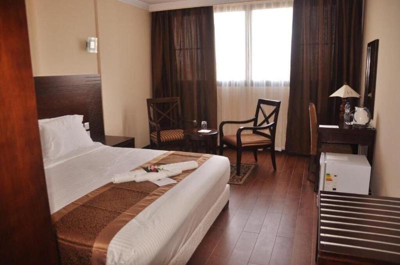 Central Hotel Tana image