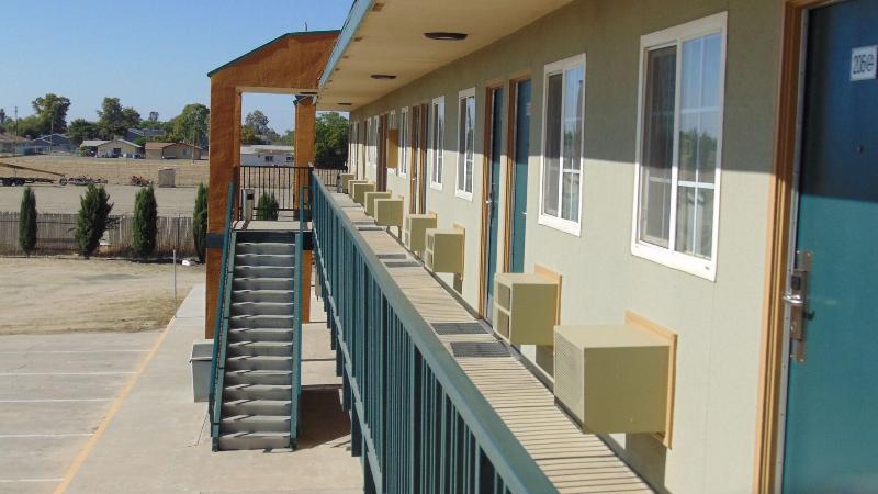 Corcoran Country Inn — general view