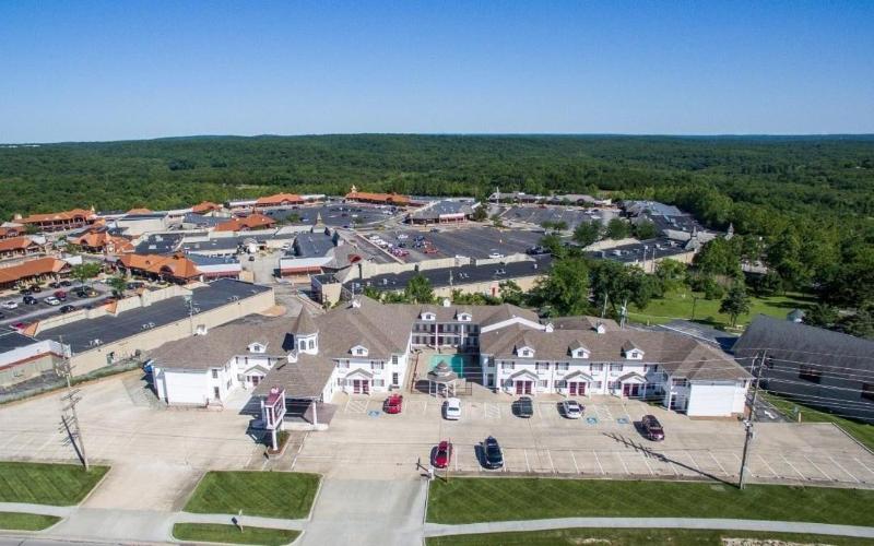 Osage Village Inn image