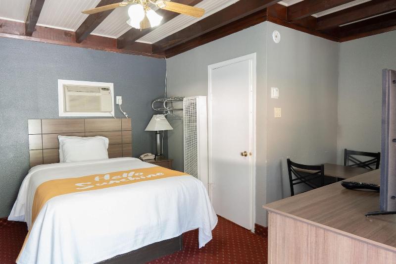 Budget Lodge Ruidoso image