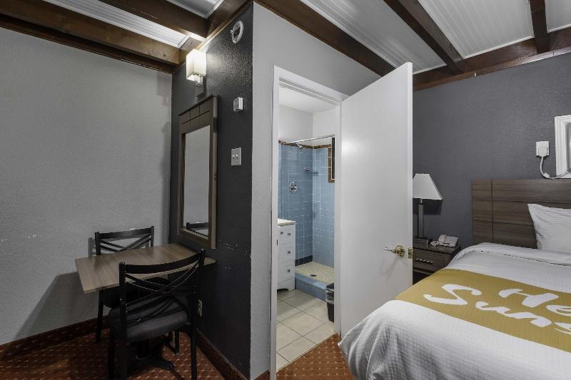 Budget Lodge Ruidoso image