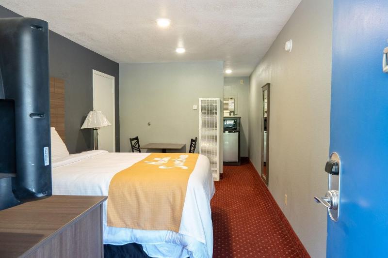 Budget Lodge Ruidoso image