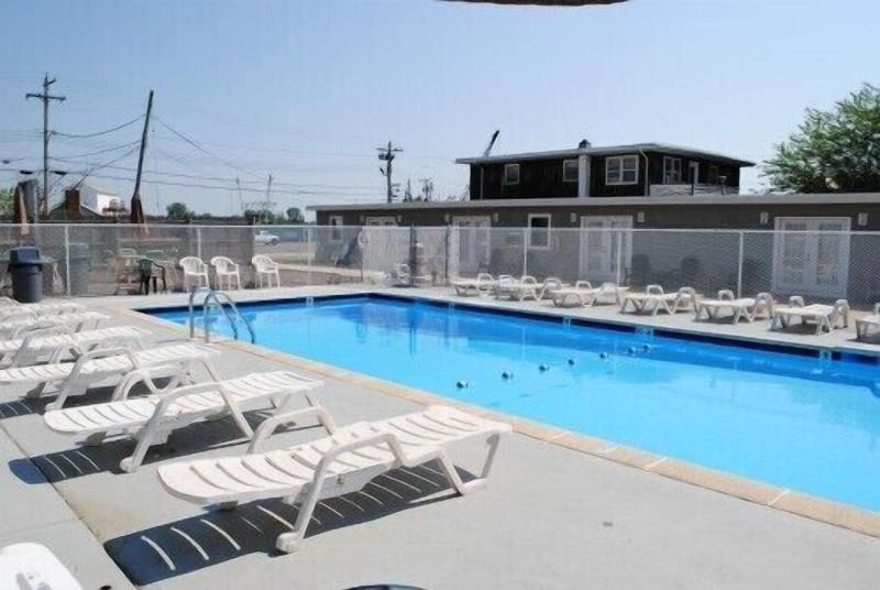 Shore Point Motel image