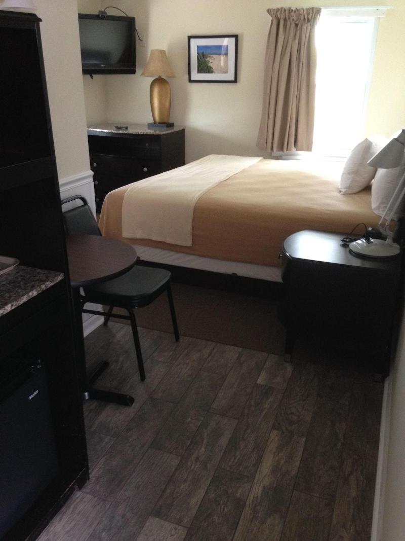 Shore Point Motel image