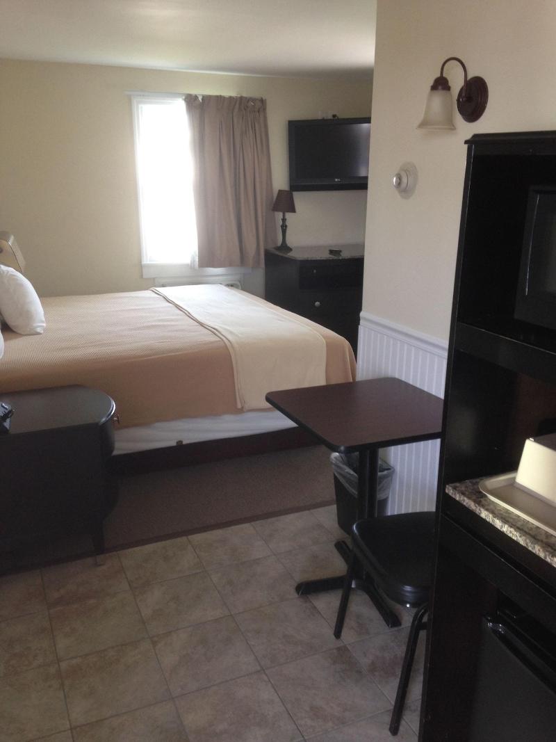 Shore Point Motel image