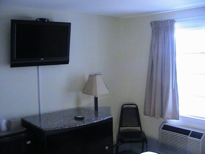 Shore Point Motel image