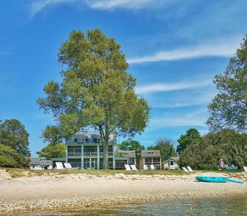 Sandaway Suites Beach image