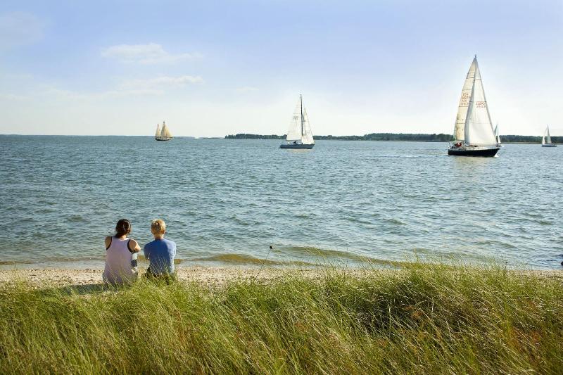 Sandaway Suites Beach image