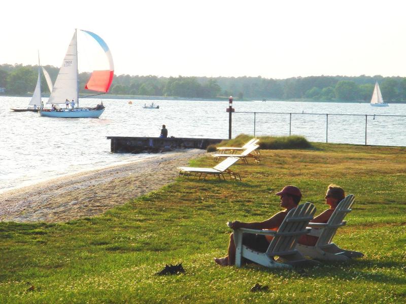 Sandaway Suites Beach image