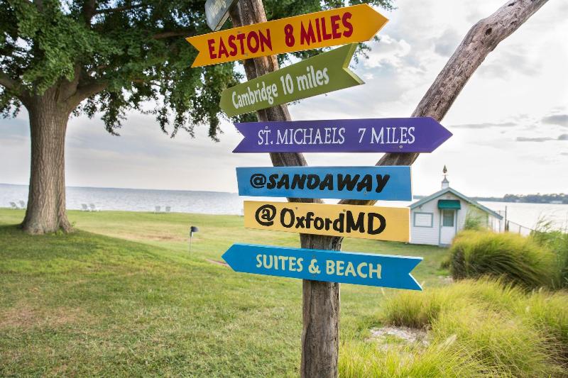 Sandaway Suites Beach image