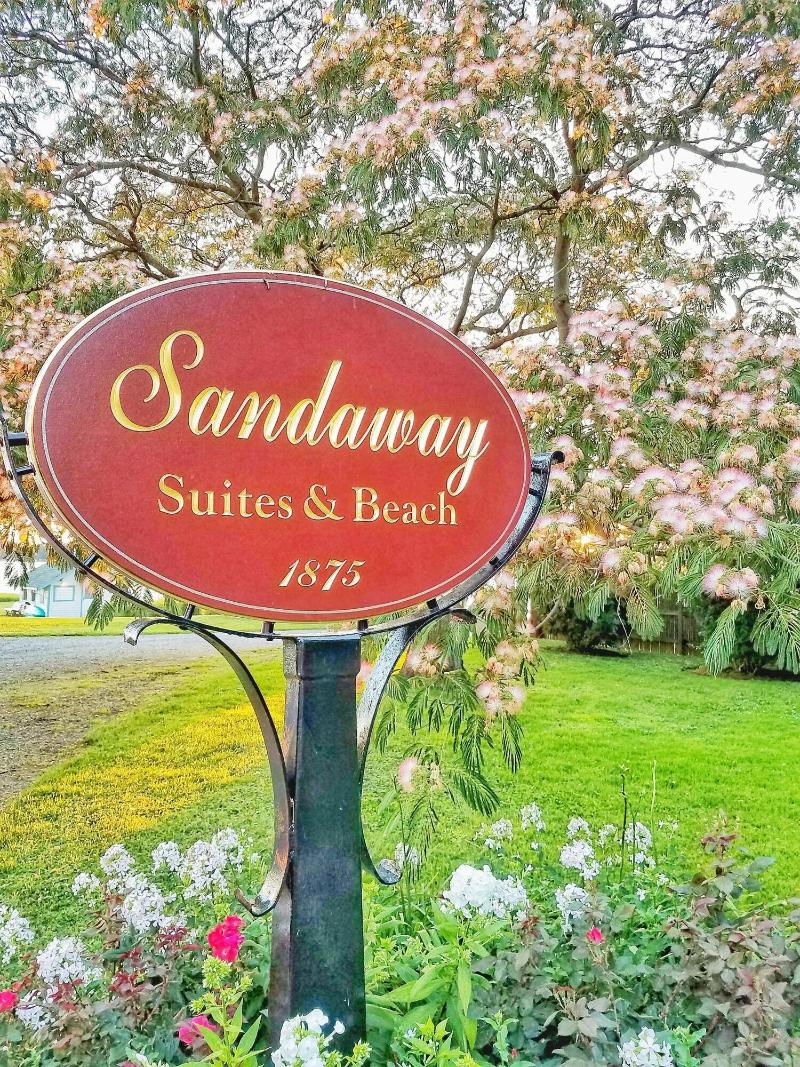 Sandaway Suites Beach image