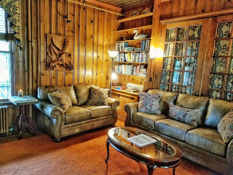 Sandaway Suites Beach image