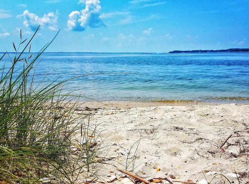 Sandaway Suites Beach image
