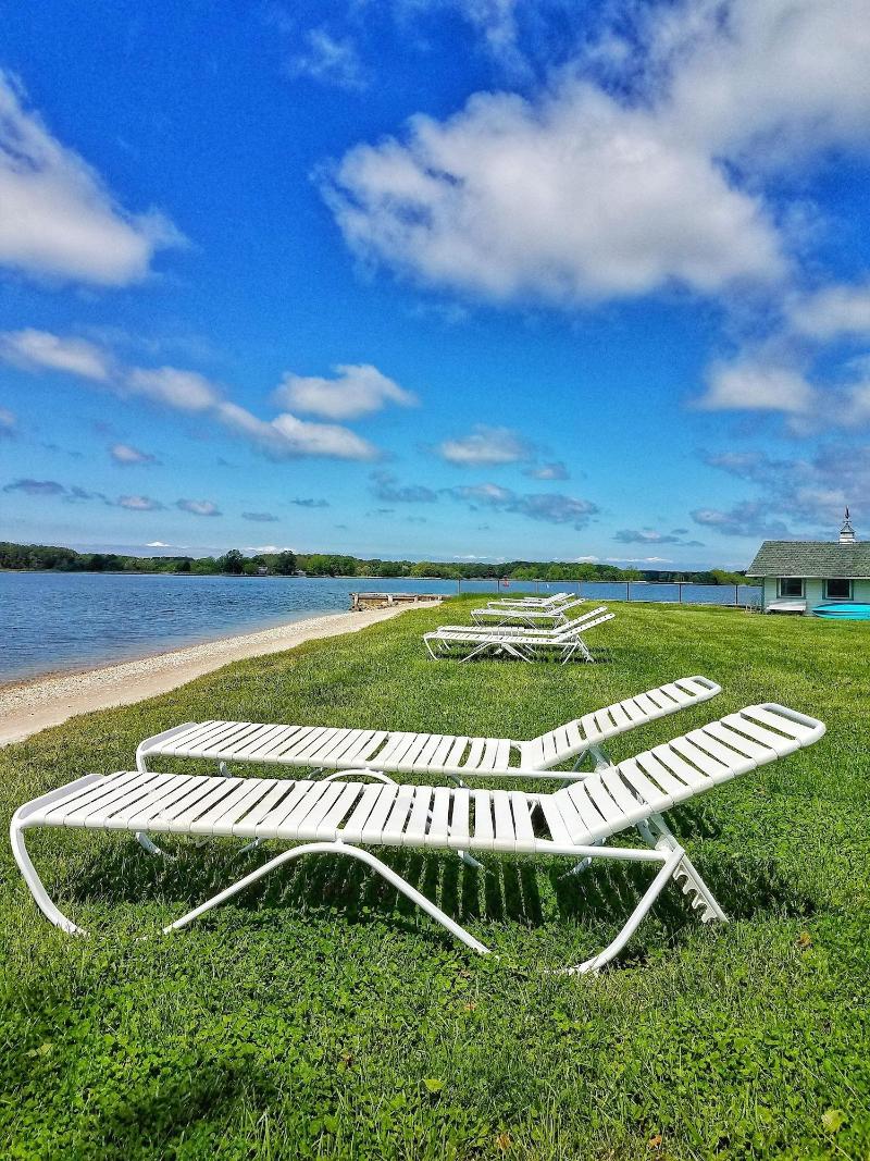 Sandaway Suites Beach image
