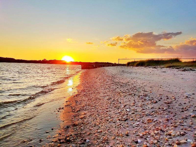 Sandaway Suites Beach image