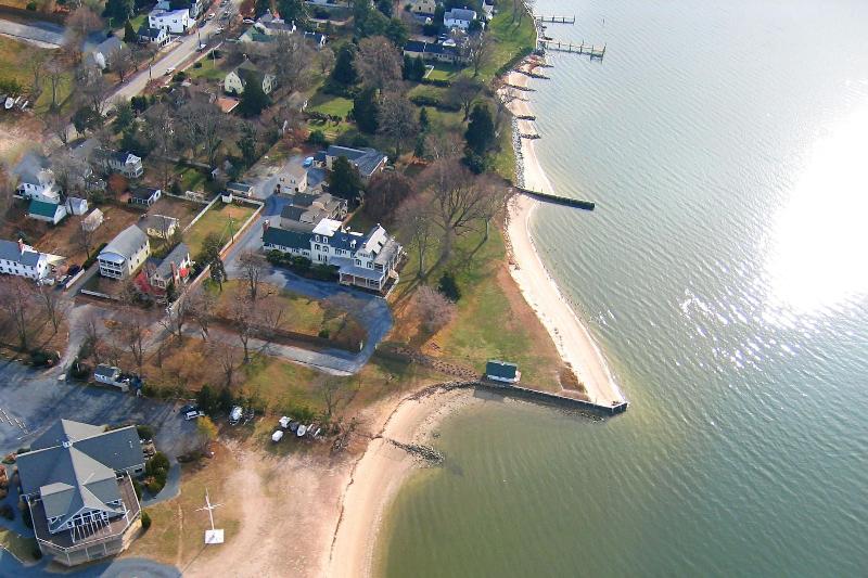 Sandaway Suites Beach image