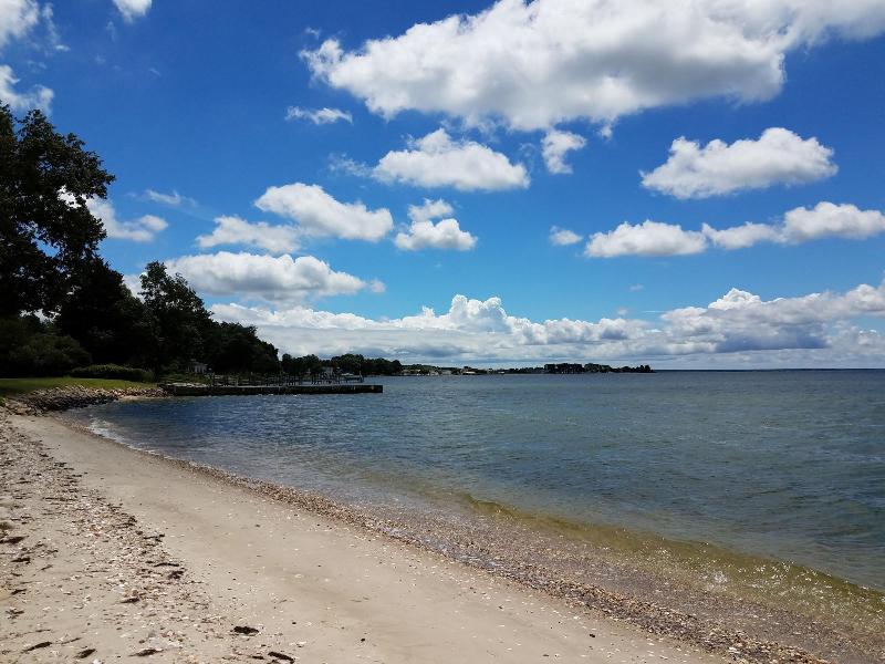 Sandaway Suites Beach image