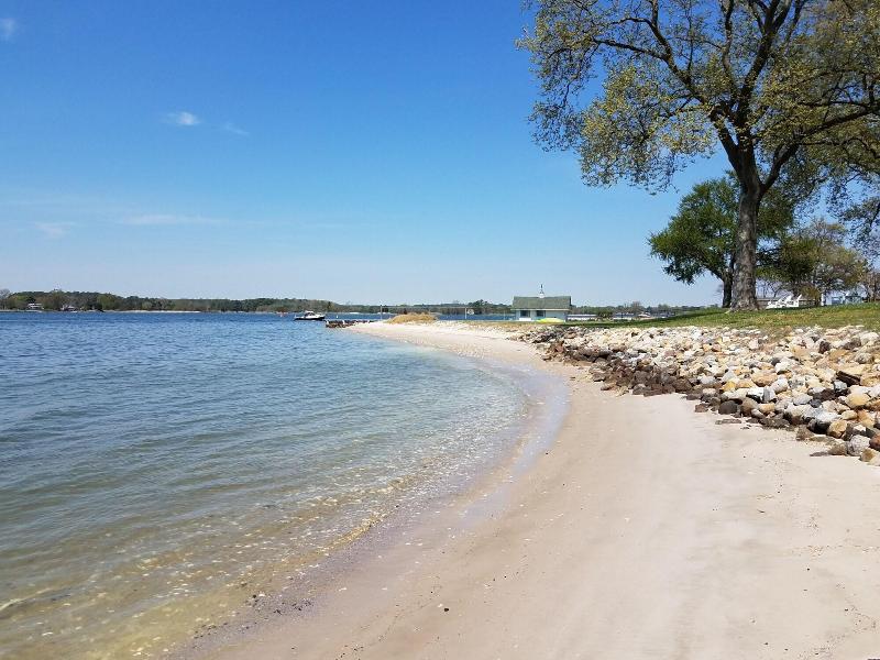 Sandaway Suites Beach image