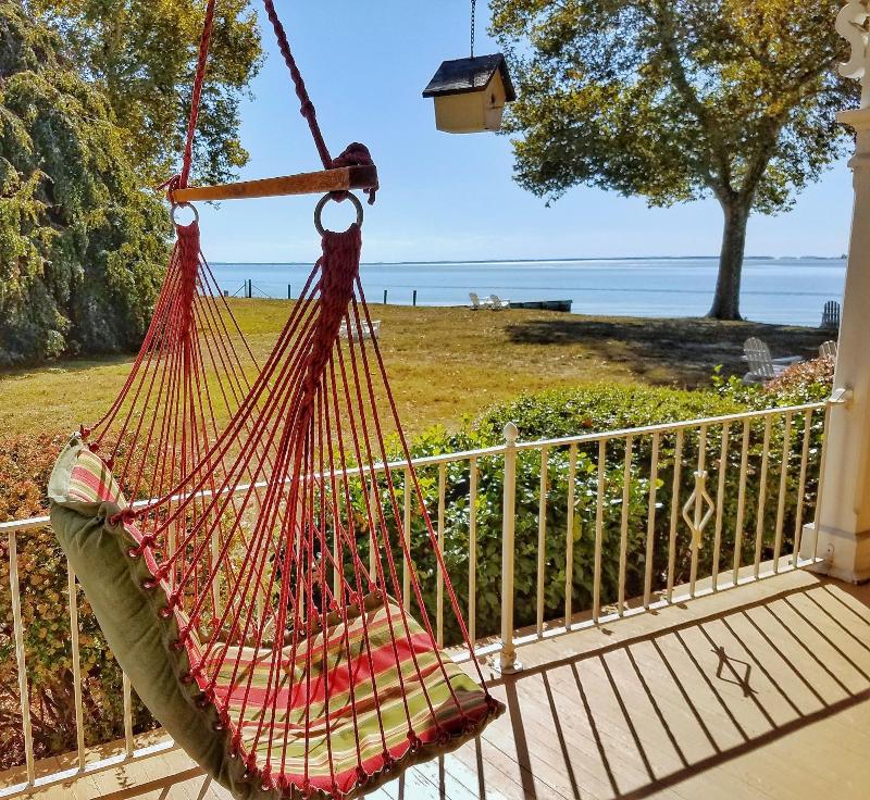 Sandaway Suites Beach image