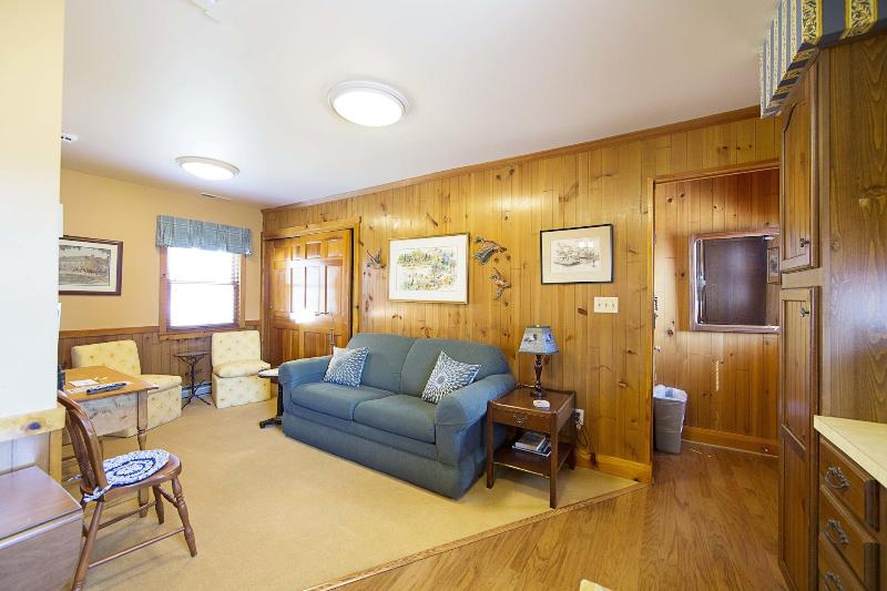 Sandaway Suites Beach image