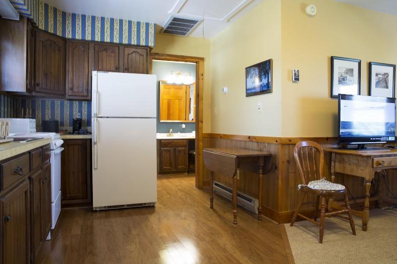 Sandaway Suites Beach image