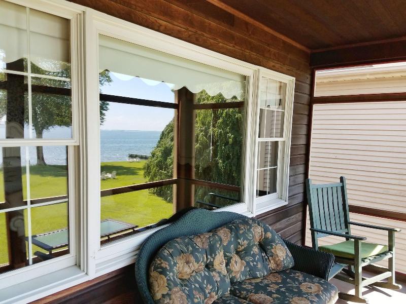 Sandaway Suites Beach image