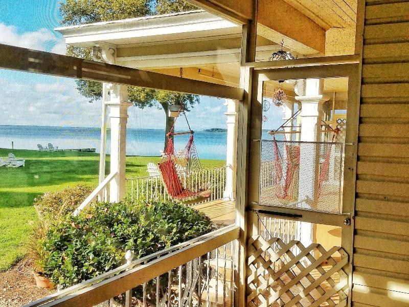 Sandaway Suites Beach image