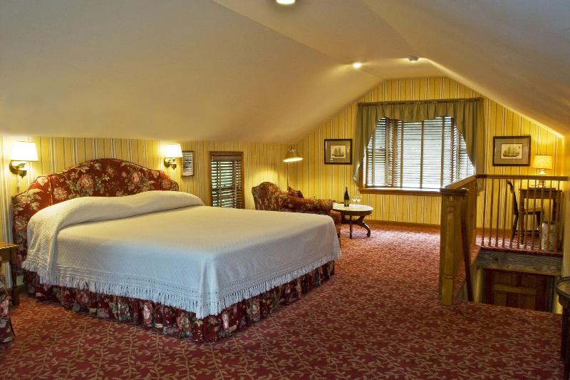 Sandaway Suites Beach image