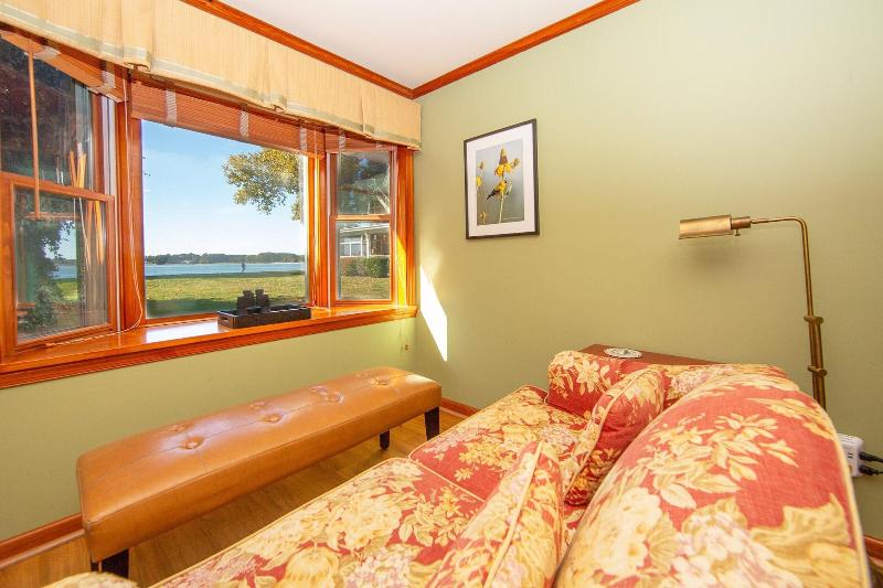 Sandaway Suites Beach image