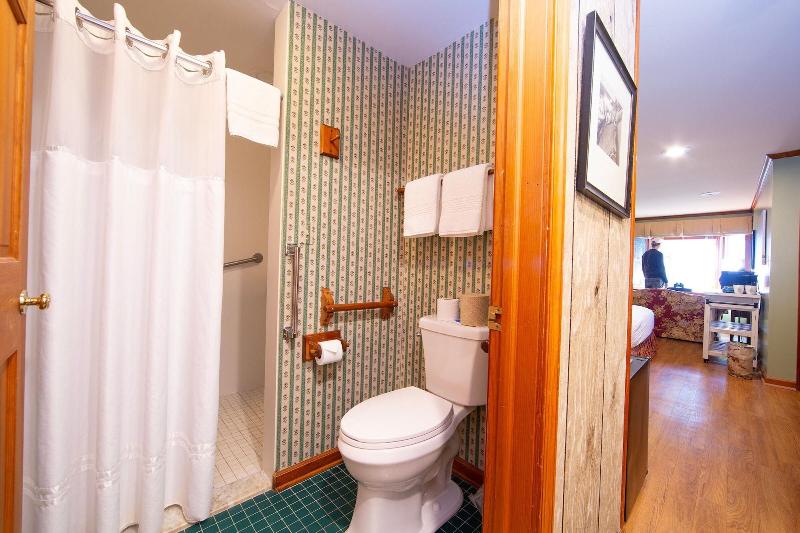 Sandaway Suites Beach image