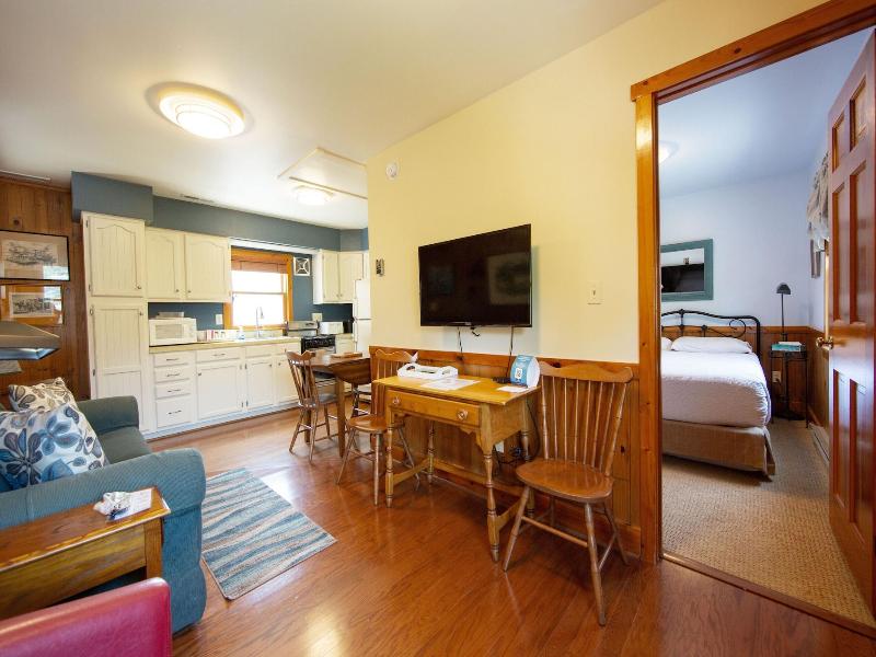 Sandaway Suites Beach image