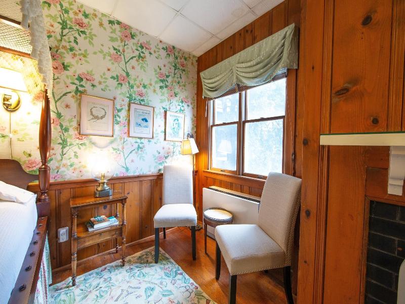 Sandaway Suites Beach image
