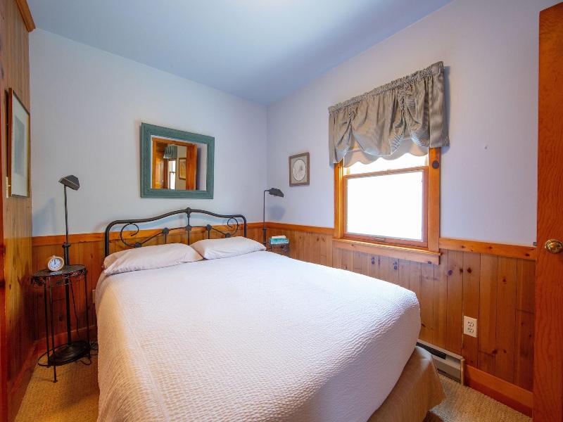 Sandaway Suites Beach image