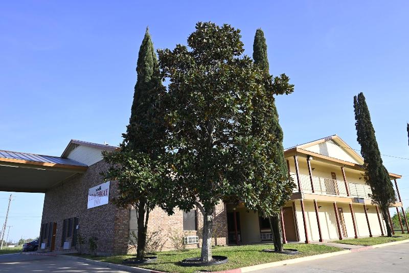 Coachway Inn — general view