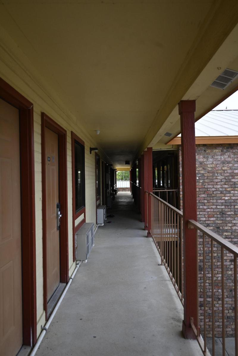 Coachway Inn