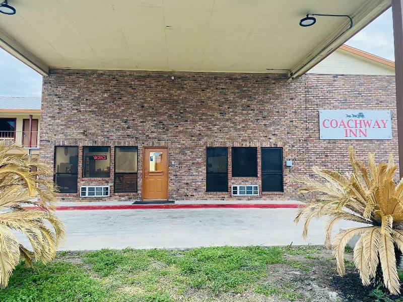 Coachway Inn — general view