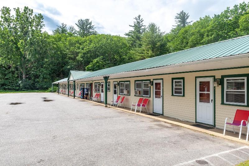 Perry S Motel And Cottages
