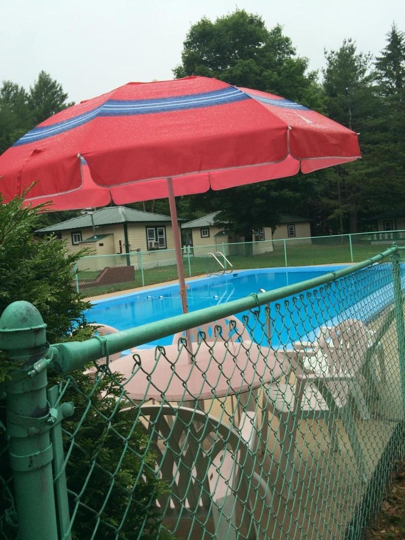 Perry S Motel And Cottages
