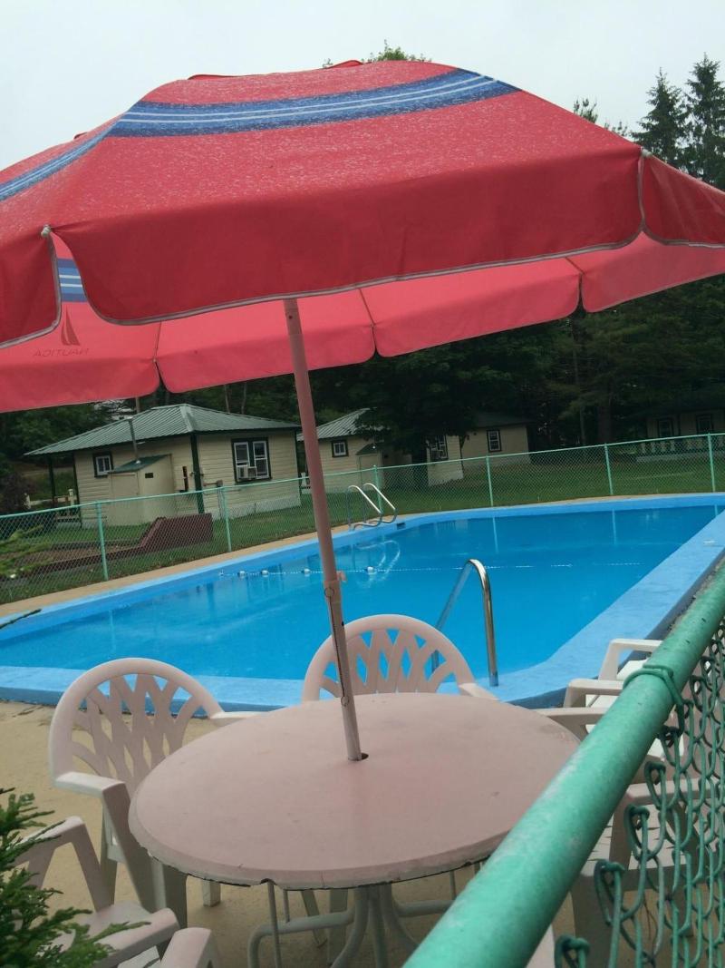 Perry S Motel And Cottages