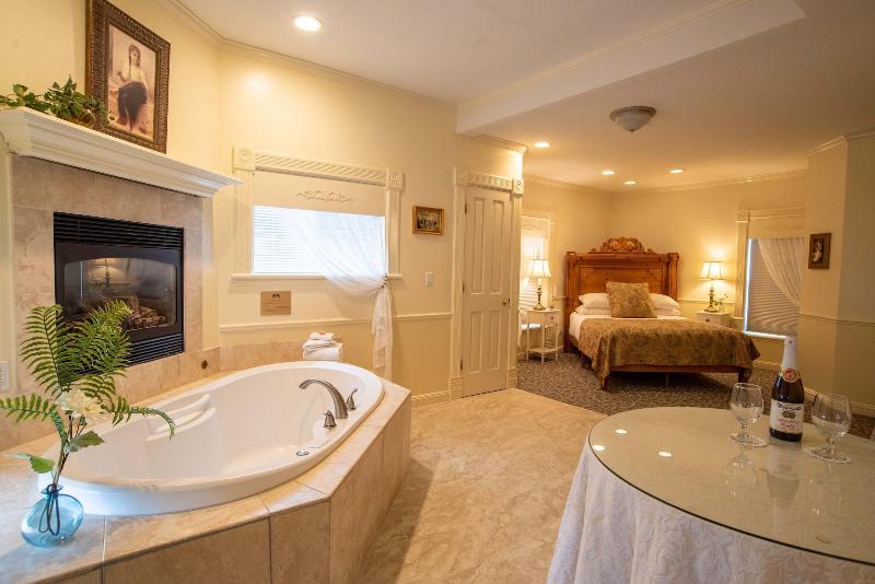 The Anniversary Inn Logan image