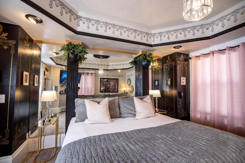 The Anniversary Inn Logan image