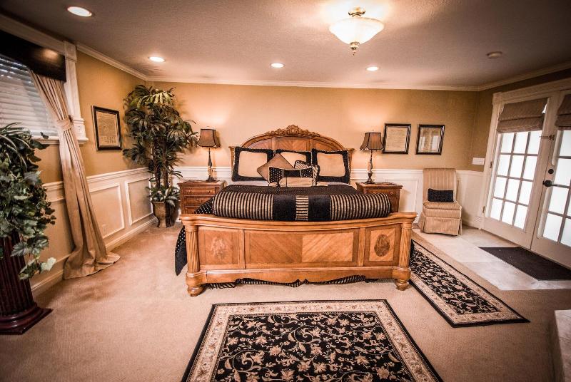 The Anniversary Inn Logan image
